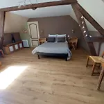 Le Clos Des Oiseaux Bed & Breakfast 3*