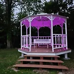Le Clos Des Oiseaux Bed & Breakfast Maisnieres