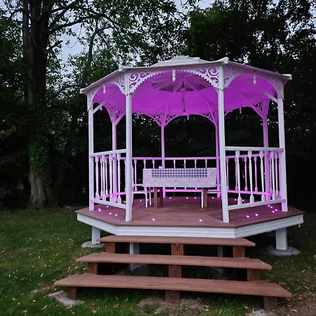 Le Clos Des Oiseaux Bed & Breakfast Maisnieres