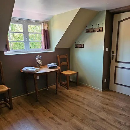 Le Clos Des Oiseaux Bed & Breakfast 3*