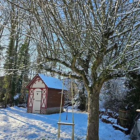 Le Clos Des Oiseaux Bed & Breakfast 3*